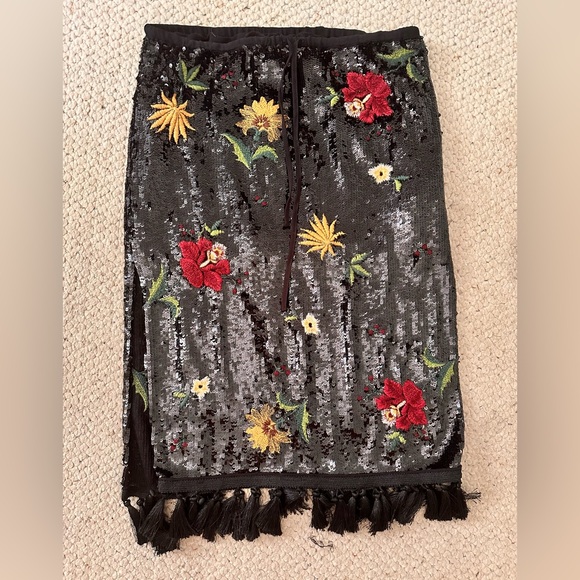 NWT!! ZARA embroidered sequin tassel midi skirt - Picture 4 of 8